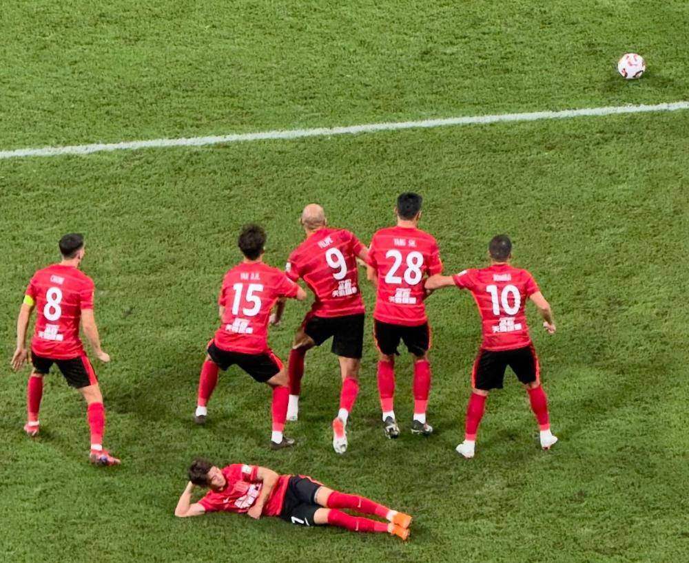 愈发激烈！世界级球队抢夺荣誉的简单介绍